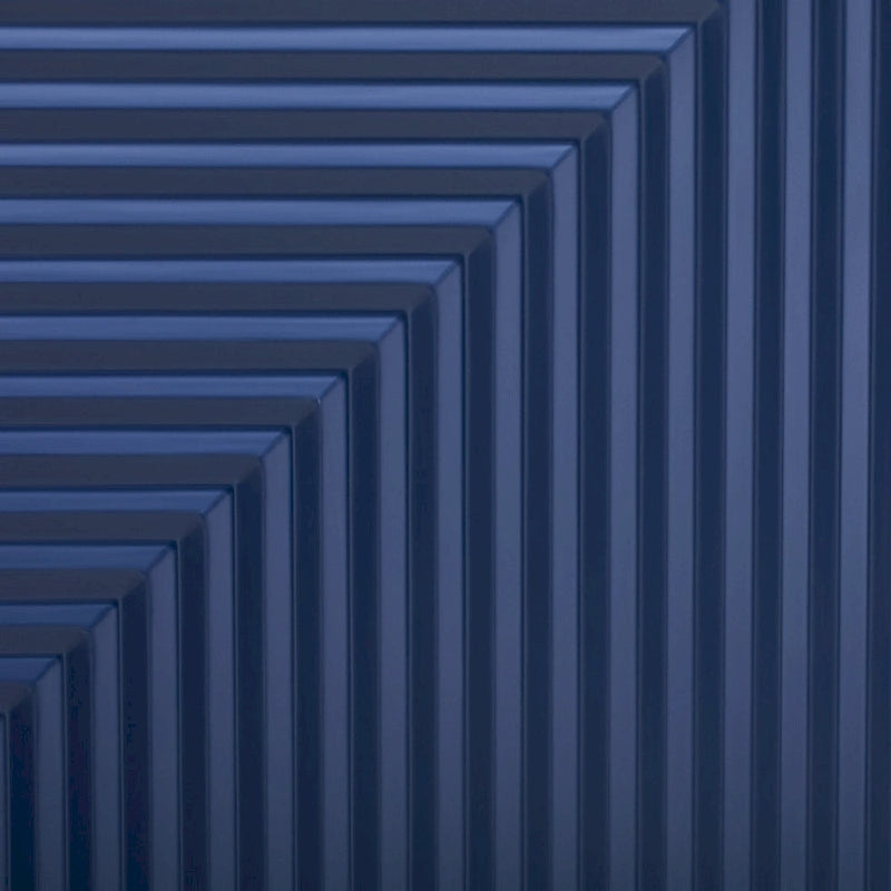 Moderní minimalistická boční skříňka s nastavitelnými policemi